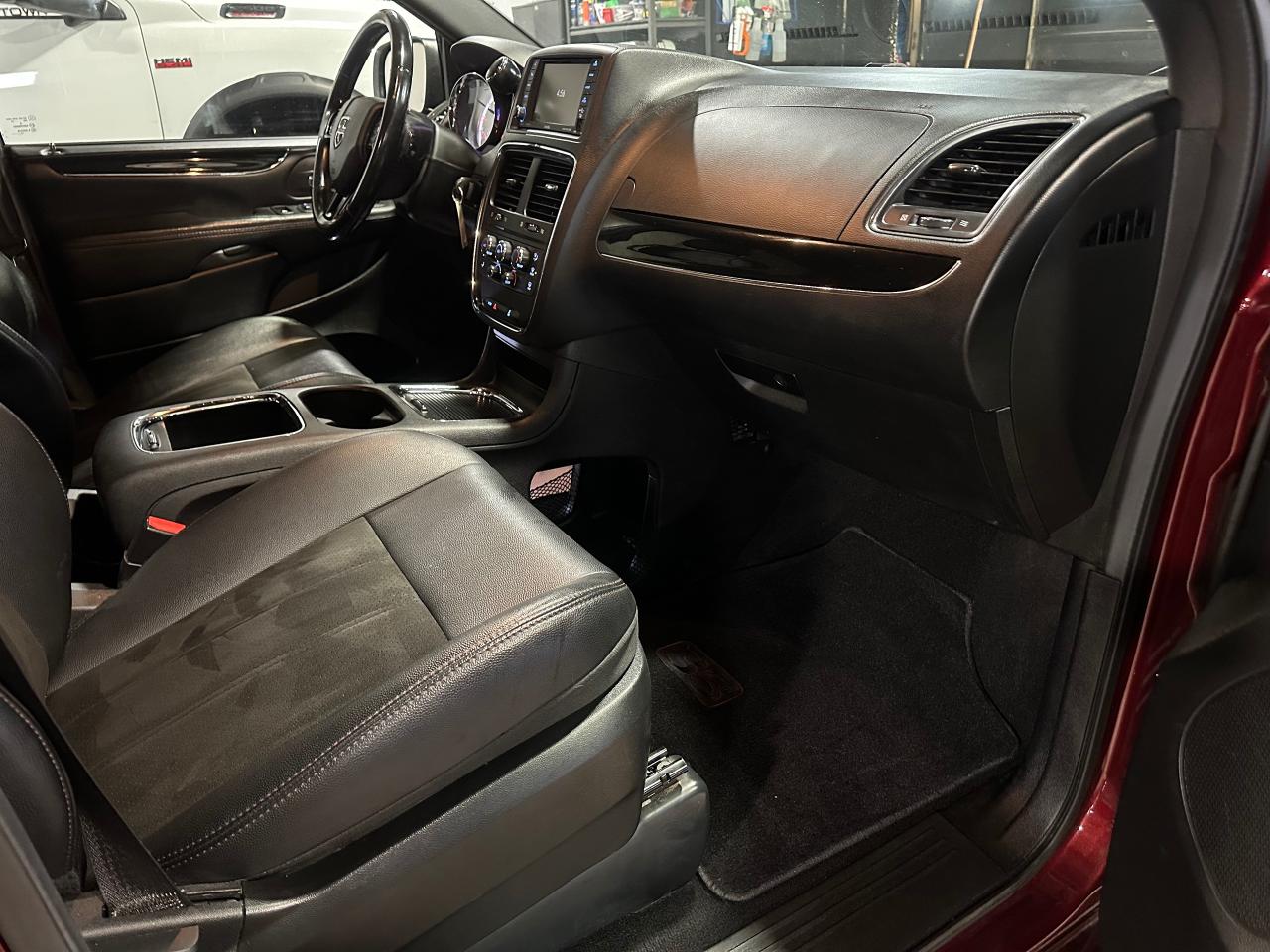 2019 Dodge Grand Caravan 35th ANNIVERSARY | LEATHER | NO ACCIDENTS - Photo #7