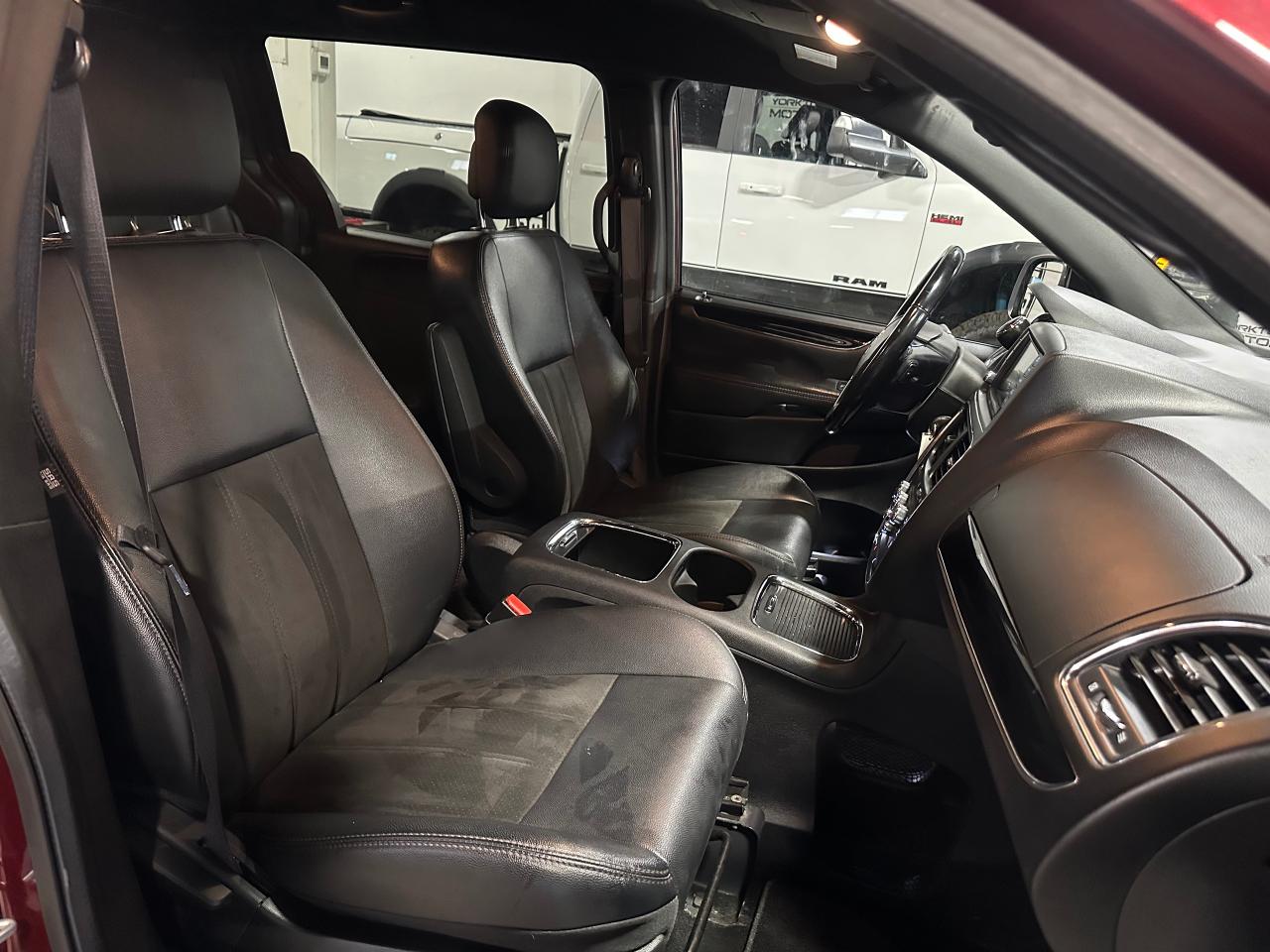 2019 Dodge Grand Caravan 35th ANNIVERSARY | LEATHER | NO ACCIDENTS - Photo #11