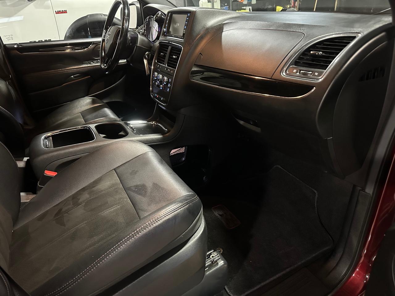 2019 Dodge Grand Caravan 35th ANNIVERSARY | LEATHER | NO ACCIDENTS - Photo #9