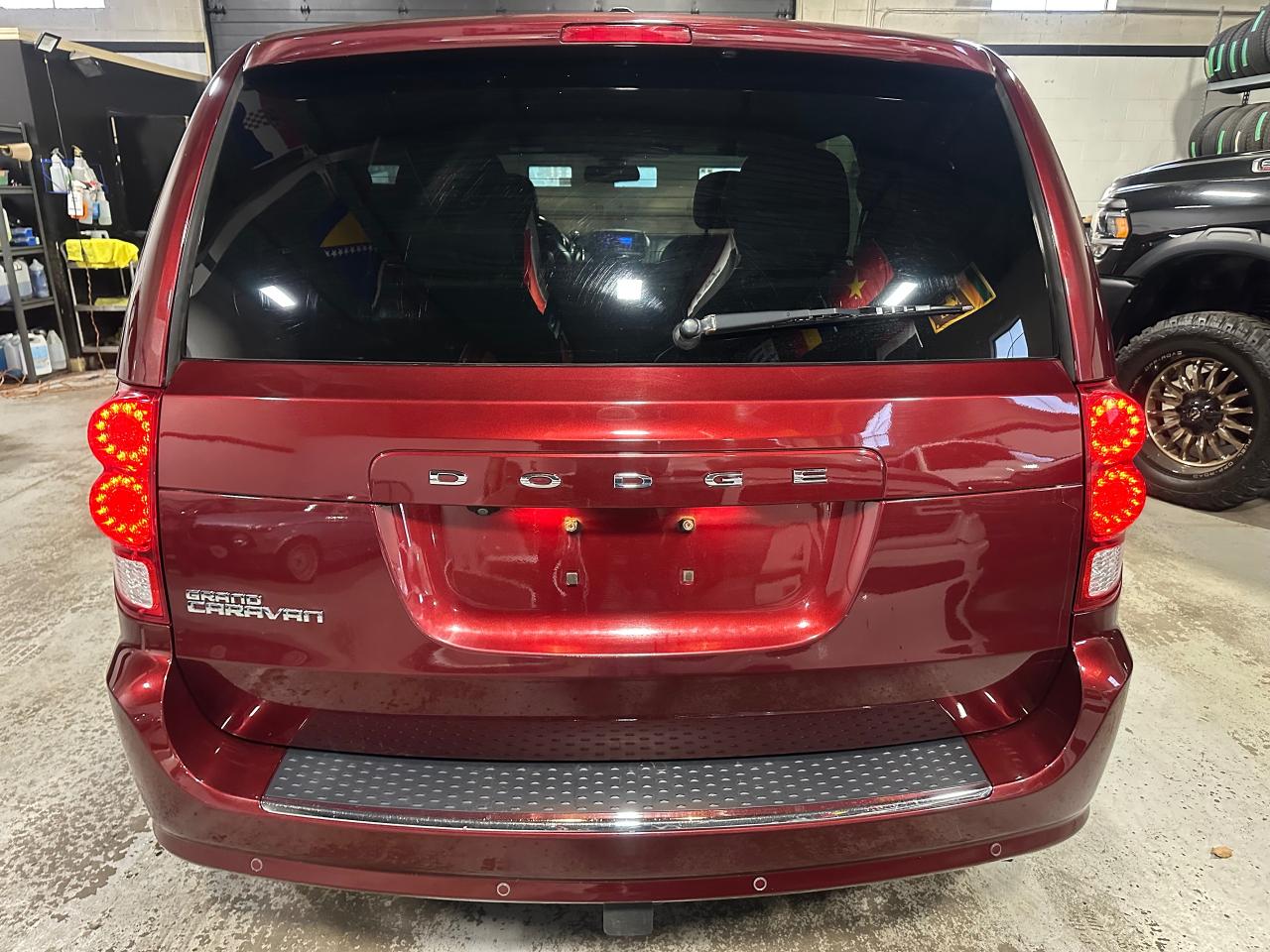 2019 Dodge Grand Caravan 35th ANNIVERSARY | LEATHER | NO ACCIDENTS - Photo #16