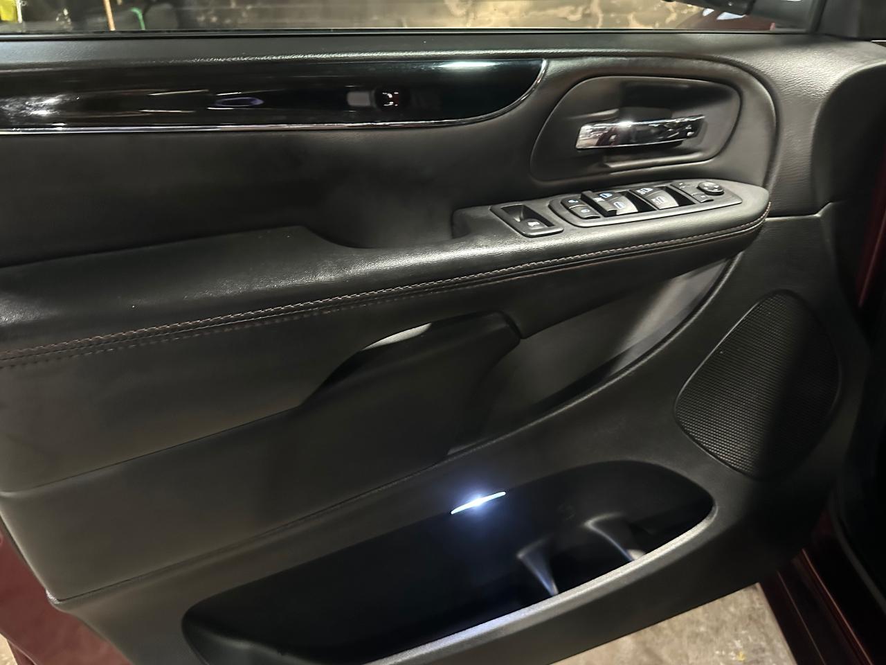 2019 Dodge Grand Caravan 35th ANNIVERSARY | LEATHER | NO ACCIDENTS - Photo #23