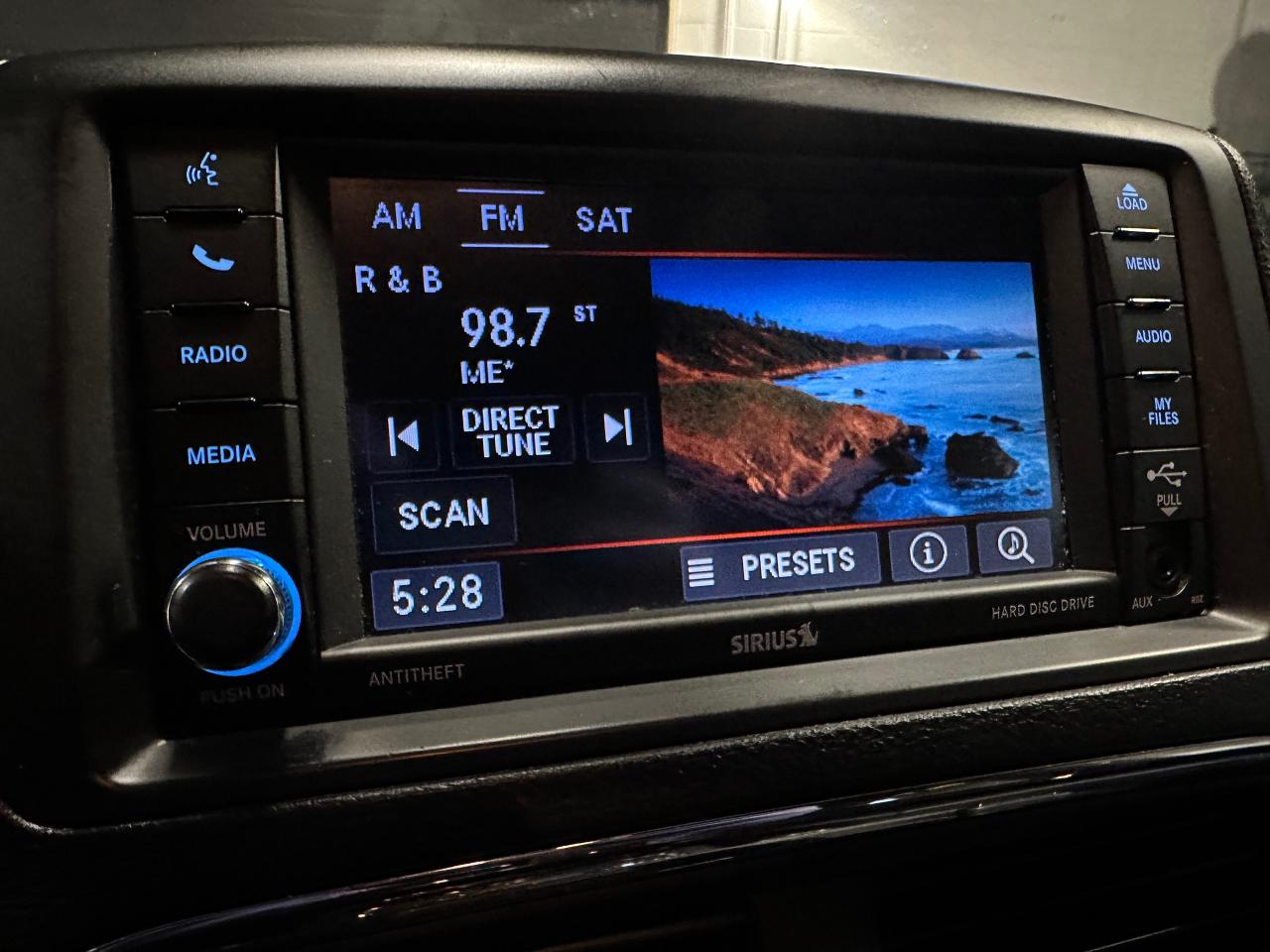 2019 Dodge Grand Caravan 35th ANNIVERSARY | LEATHER | NO ACCIDENTS - Photo #32