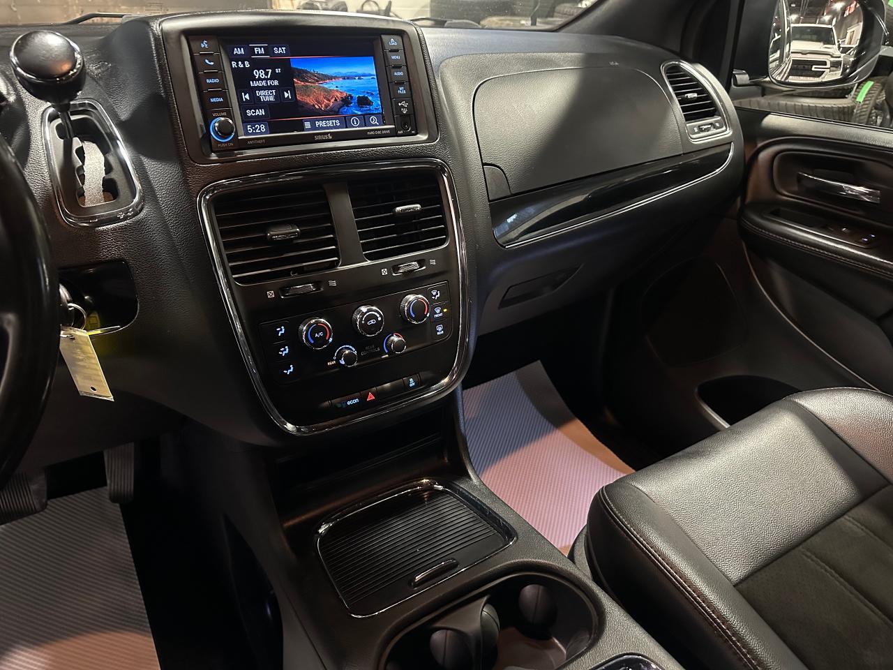 2019 Dodge Grand Caravan 35th ANNIVERSARY | LEATHER | NO ACCIDENTS - Photo #31