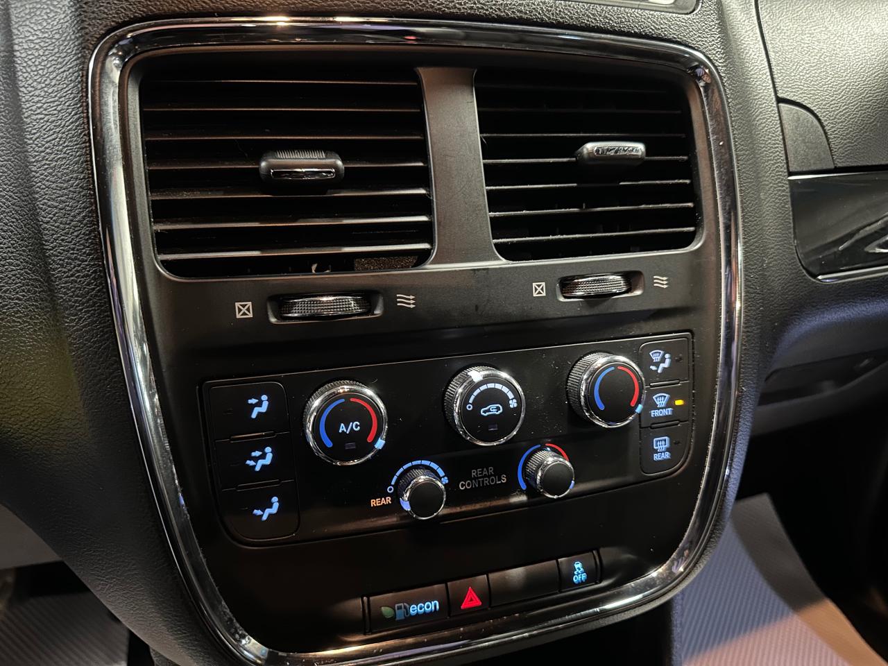 2019 Dodge Grand Caravan 35th ANNIVERSARY | LEATHER | NO ACCIDENTS - Photo #33