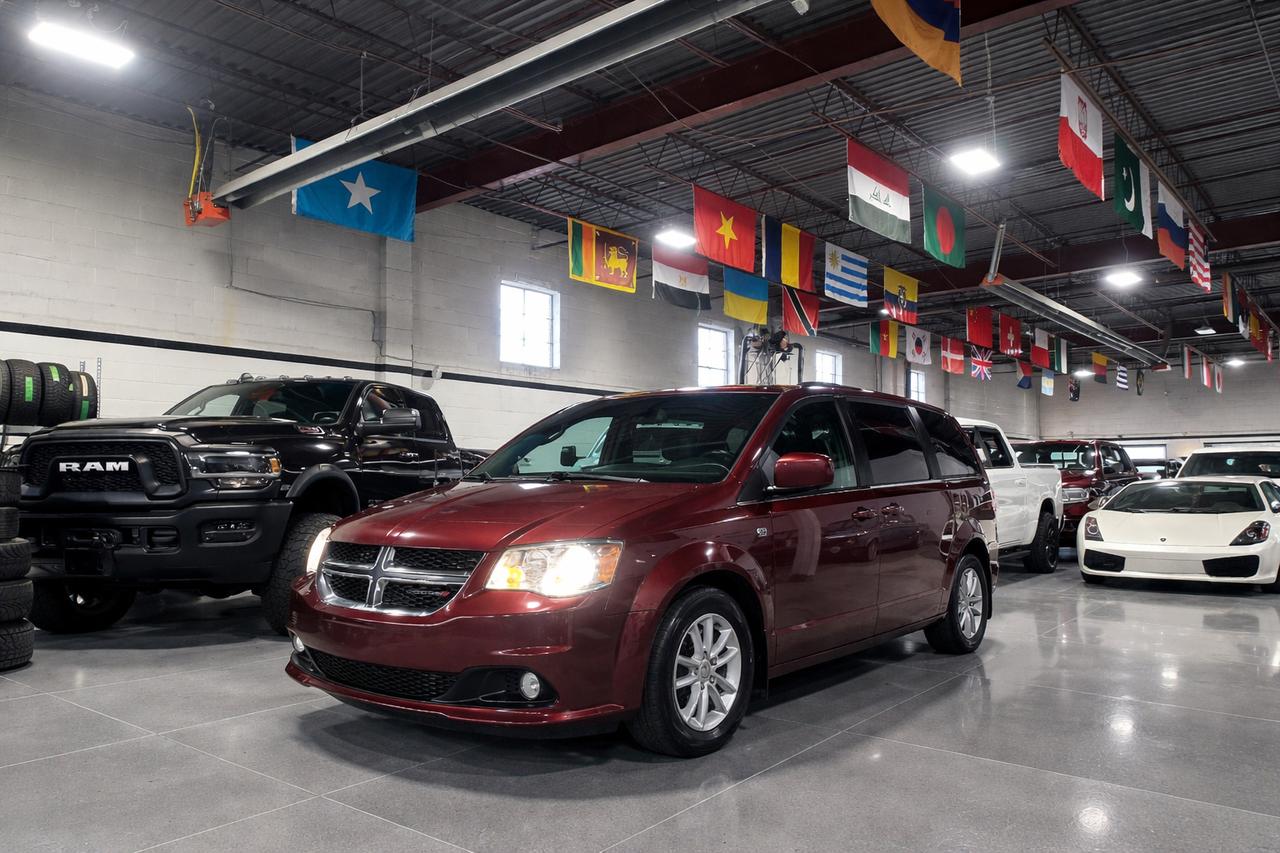 2019 Dodge Grand Caravan 35th ANNIVERSARY | LEATHER | NO ACCIDENTS Photo