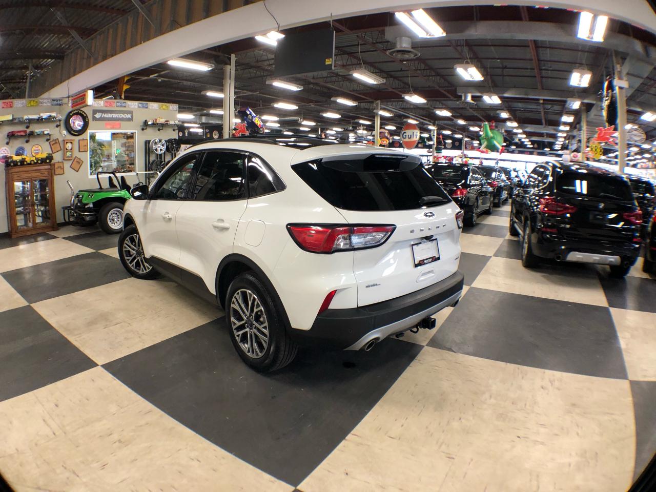 2022 Ford Escape SEL AWD LEATHER PANO/ROOF NAVI B/SPOT CAMERA Photo4