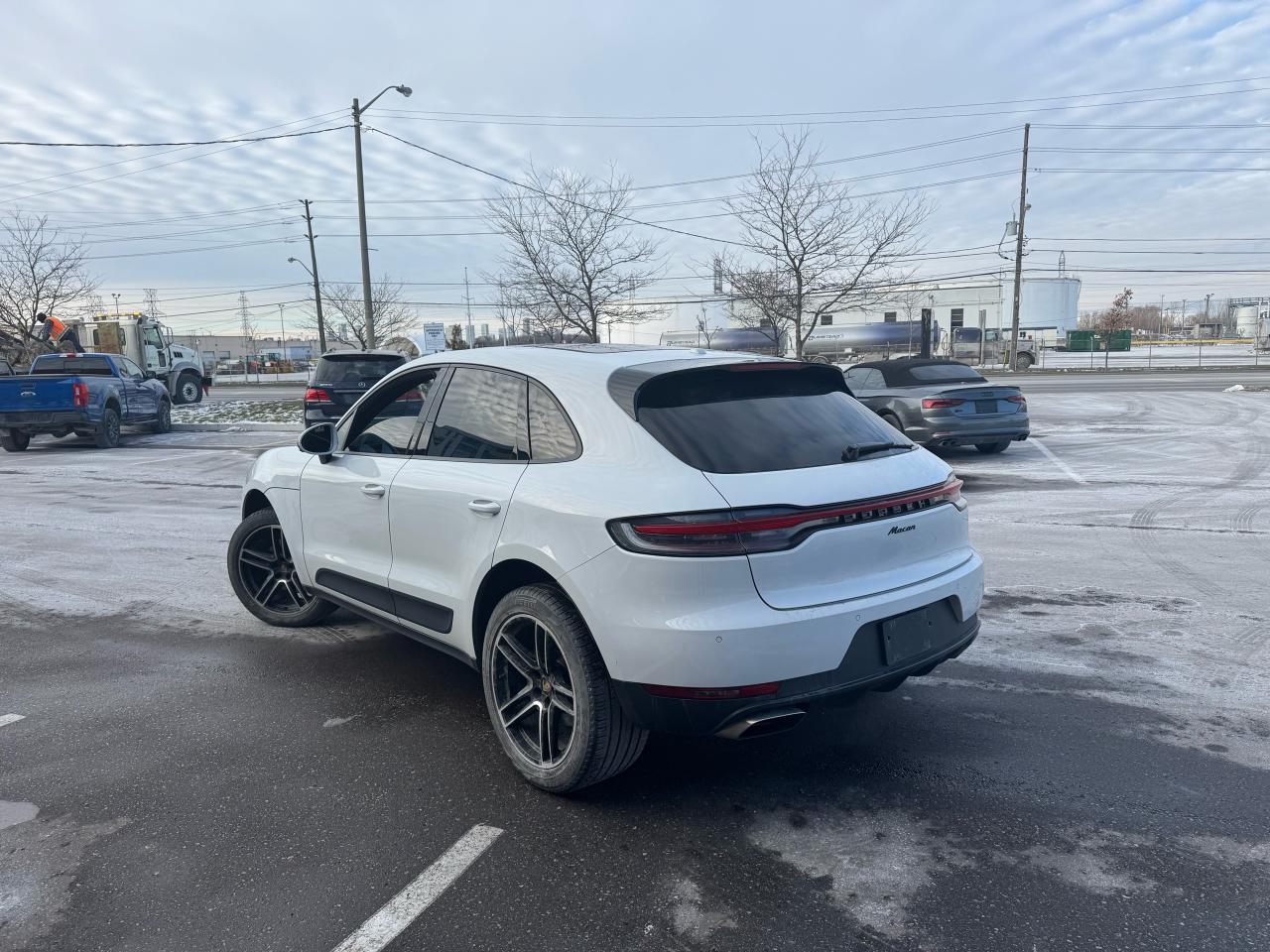 2021 Porsche Macan AWD LEATHER PAN/ROOF NAV B/SPOT L/ASSIST CAMERA Photo4