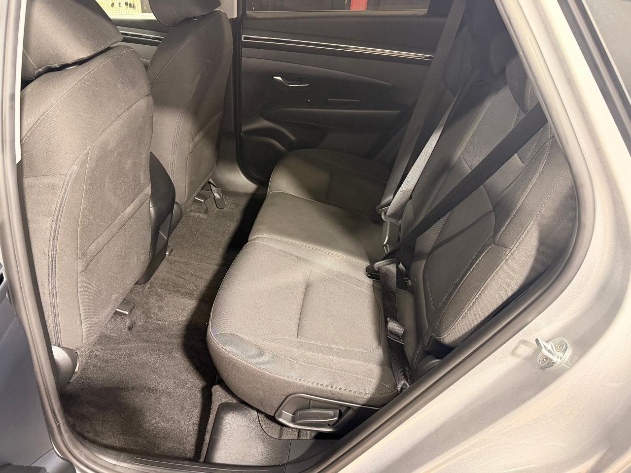 2022 Hyundai Tucson Essential AWD+ApplePlay+ONE OWNER+CLEAN CARFAX Photo