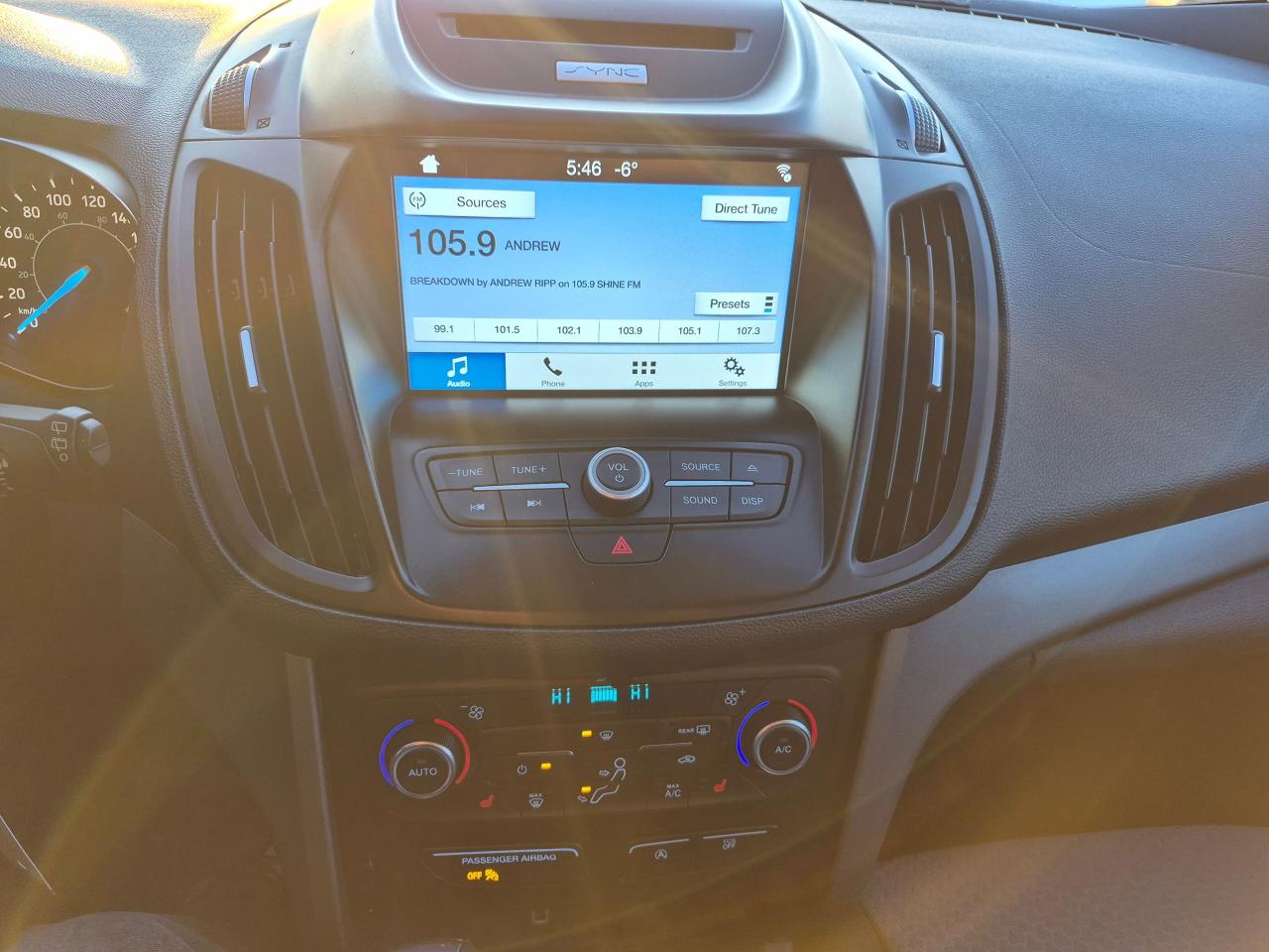 2017 Ford Escape SE AWD Htd Seats, Large BU Cam, Park Assist - Photo #12