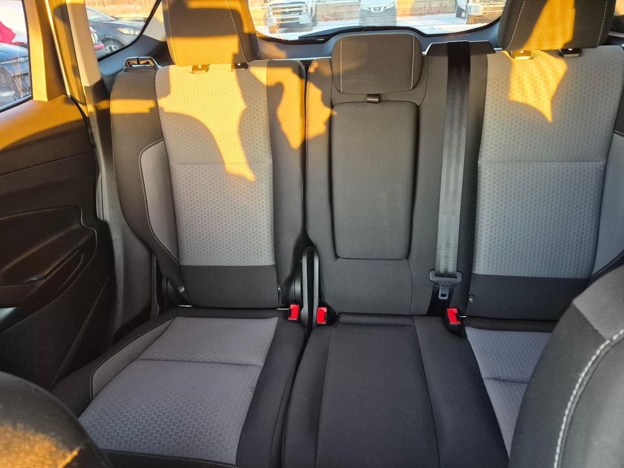 2017 Ford Escape SE AWD Htd Seats, Large BU Cam, Park Assist - Photo #19