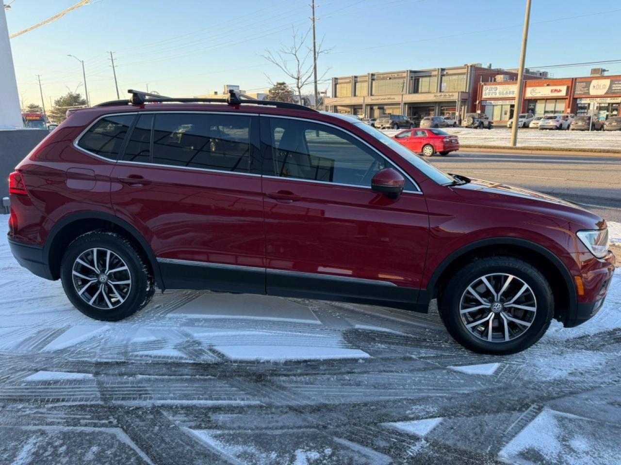 2019 Volkswagen Tiguan COMFORTLINE AWD/ CLEAN CARFAX/ ONE OWNER/ SUNROOF - Photo #4