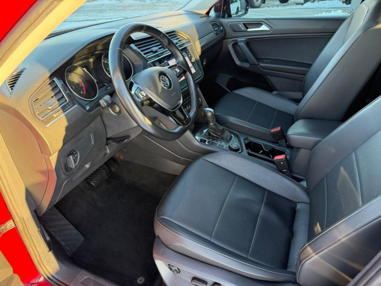 2019 Volkswagen Tiguan COMFORTLINE AWD/ CLEAN CARFAX/ ONE OWNER/ SUNROOF - Photo #9