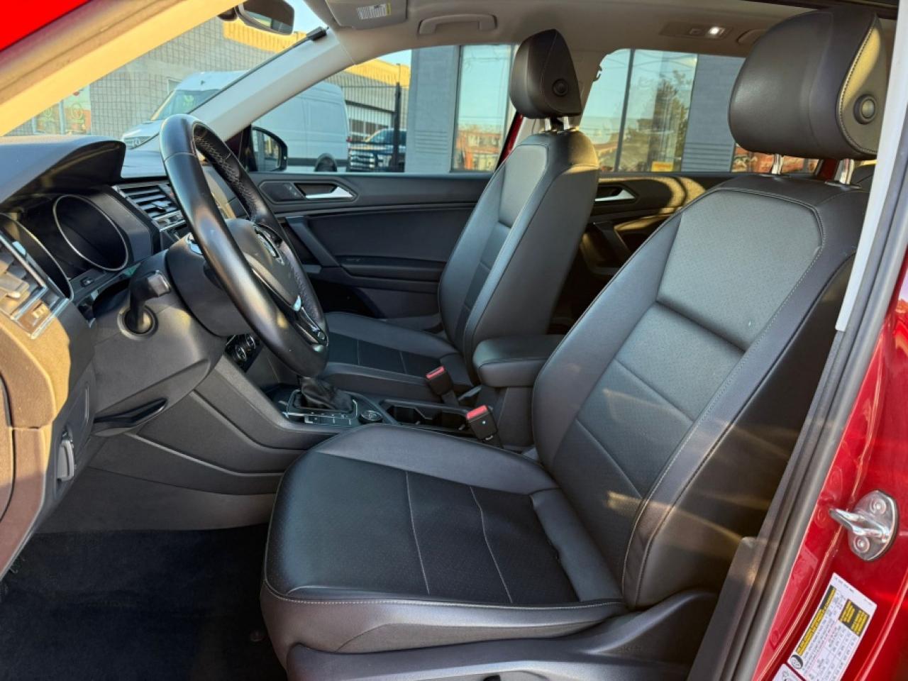 2019 Volkswagen Tiguan COMFORTLINE AWD/ CLEAN CARFAX/ ONE OWNER/ SUNROOF - Photo #10