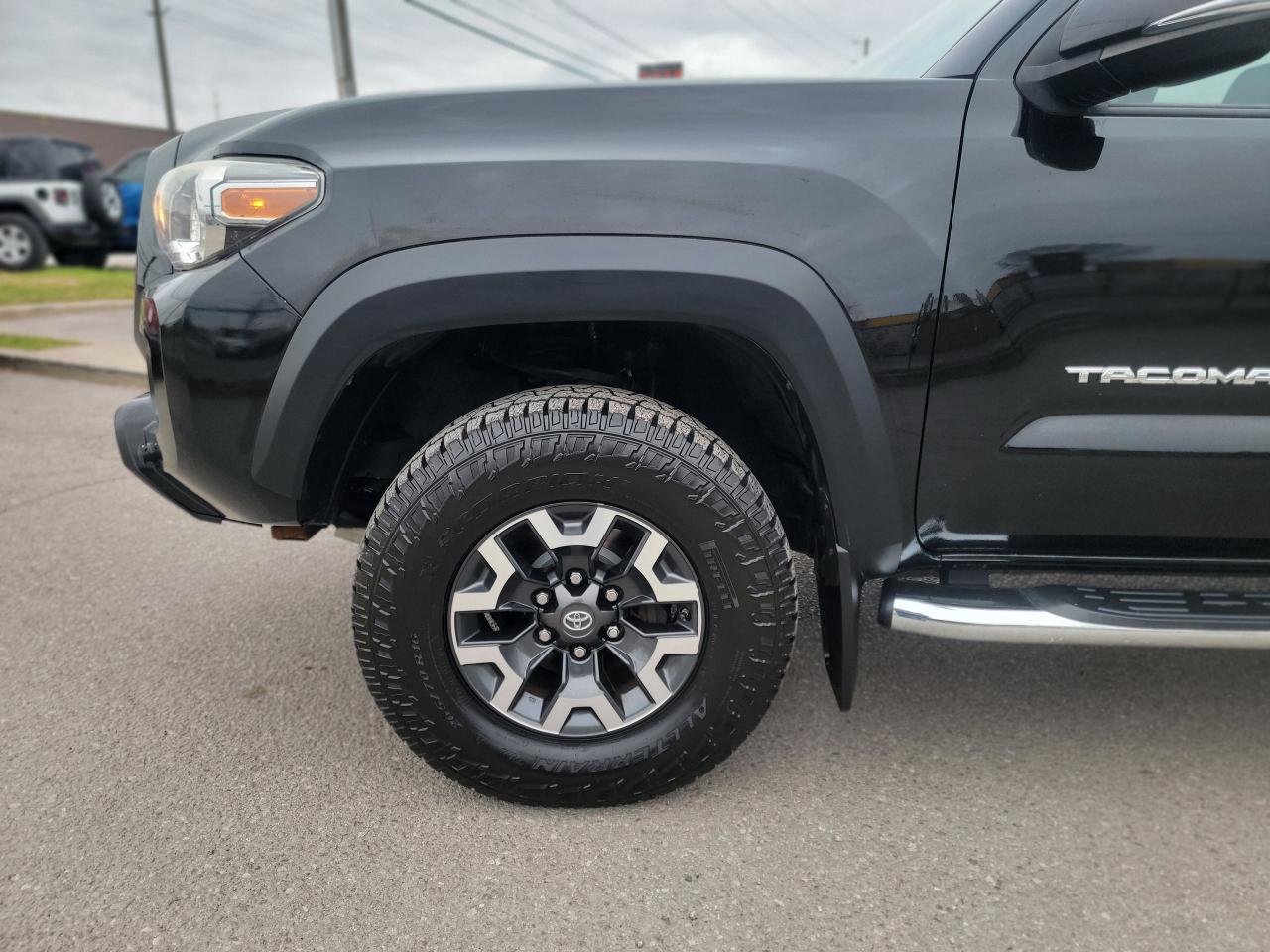 2017 Toyota Tacoma TRD Off Road Photo4