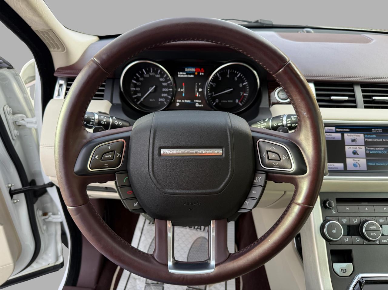 2013 Land Rover Evoque 5DR HB PRESTIGE PREMIUM Photo