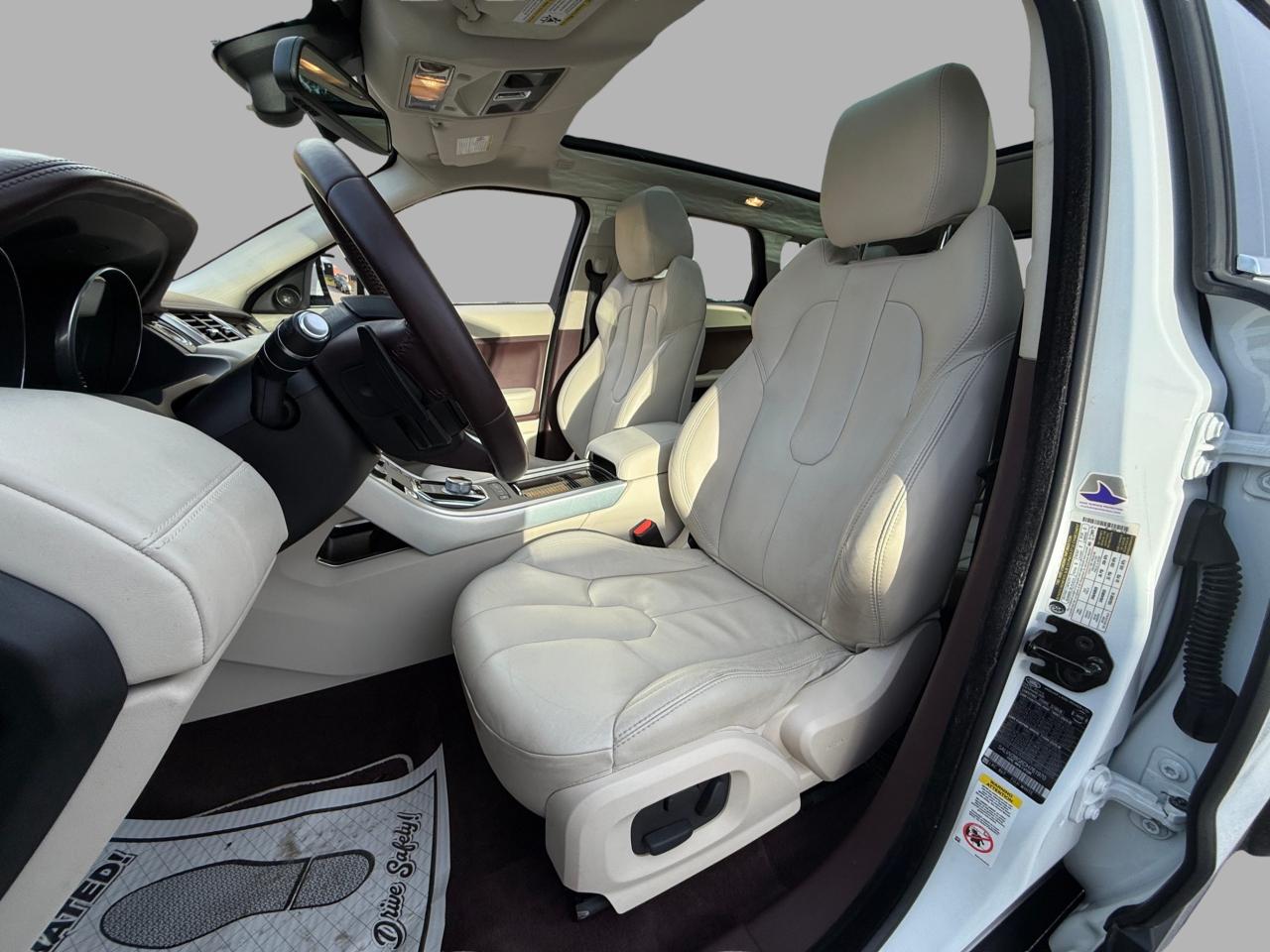 2013 Land Rover Evoque 5DR HB PRESTIGE PREMIUM Photo