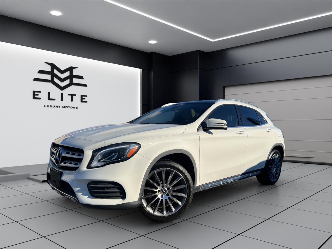 2018 Mercedes-Benz GLA GLA 250 4MATIC - Amg Pkg - Navigation - Sunroof ! Photo2