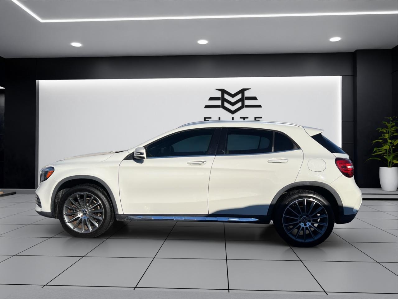 2018 Mercedes-Benz GLA GLA 250 4MATIC - Amg Pkg - Navigation - Sunroof ! Photo