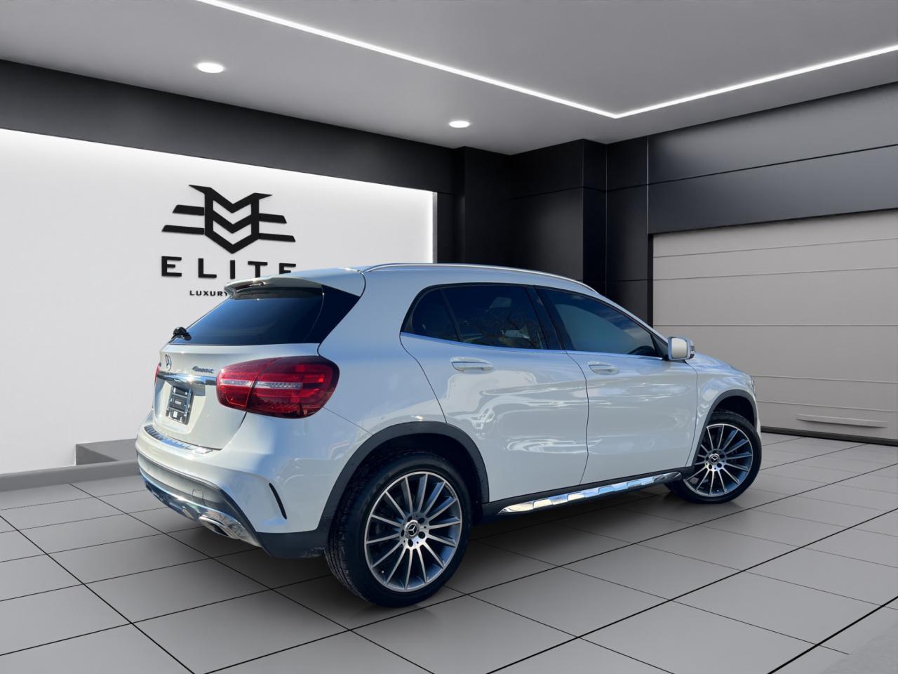 2018 Mercedes-Benz GLA GLA 250 4MATIC - Amg Pkg - Navigation - Sunroof ! Photo