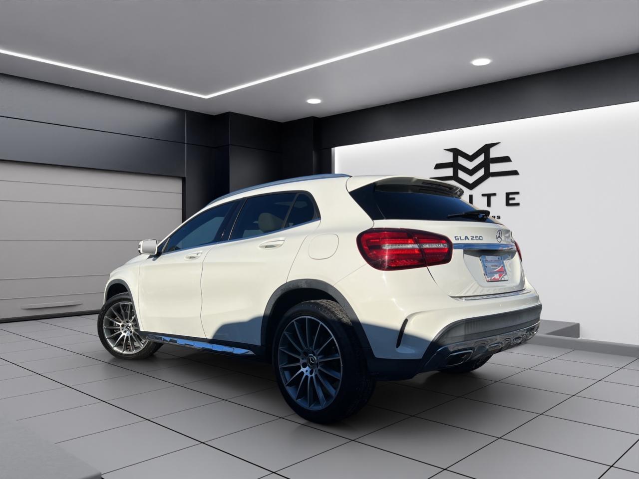 2018 Mercedes-Benz GLA GLA 250 4MATIC - Amg Pkg - Navigation - Sunroof ! Photo