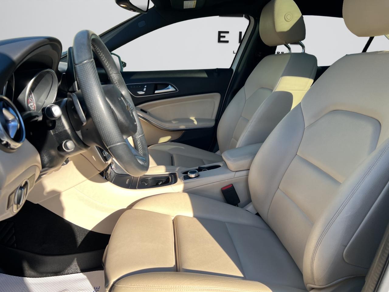 2018 Mercedes-Benz GLA GLA 250 4MATIC - Amg Pkg - Navigation - Sunroof ! Photo