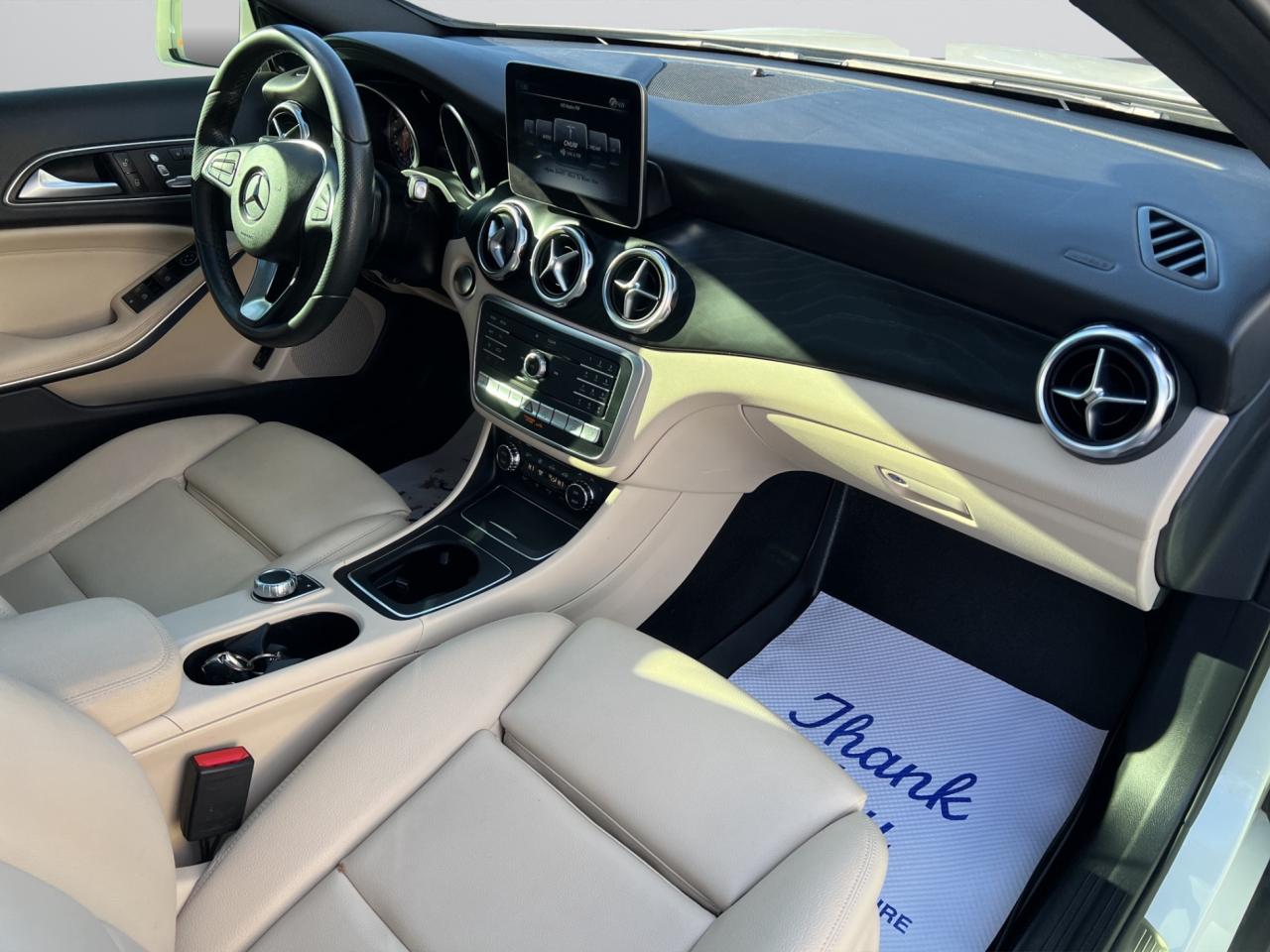 2018 Mercedes-Benz GLA GLA 250 4MATIC - Amg Pkg - Navigation - Sunroof ! Photo