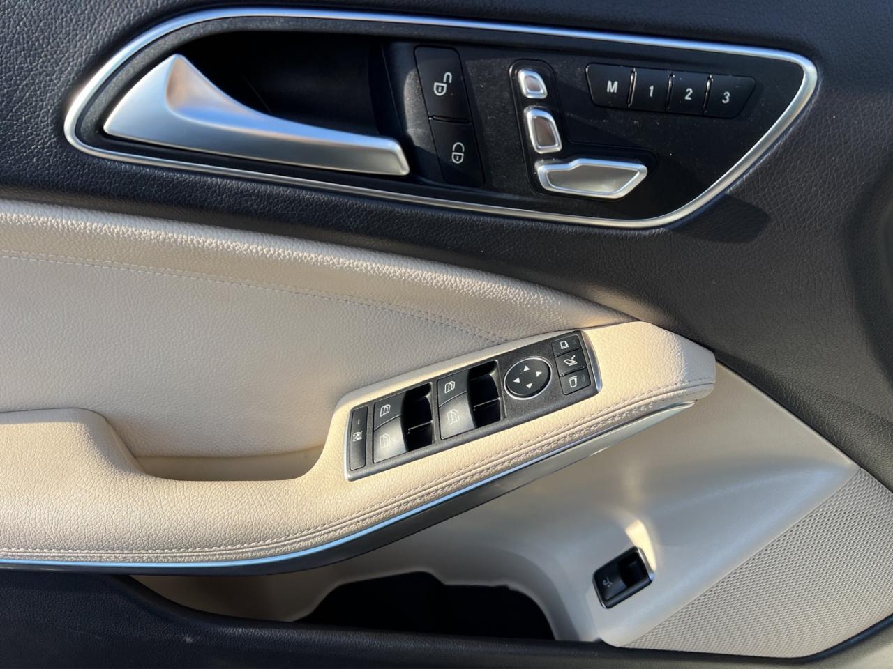 2018 Mercedes-Benz GLA GLA 250 4MATIC - Amg Pkg - Navigation - Sunroof ! Photo