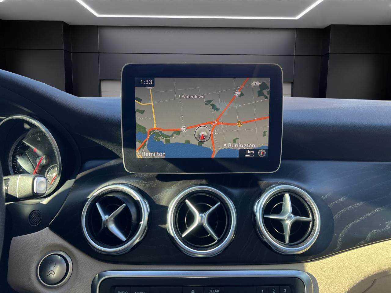 2018 Mercedes-Benz GLA GLA 250 4MATIC - Amg Pkg - Navigation - Sunroof ! Photo