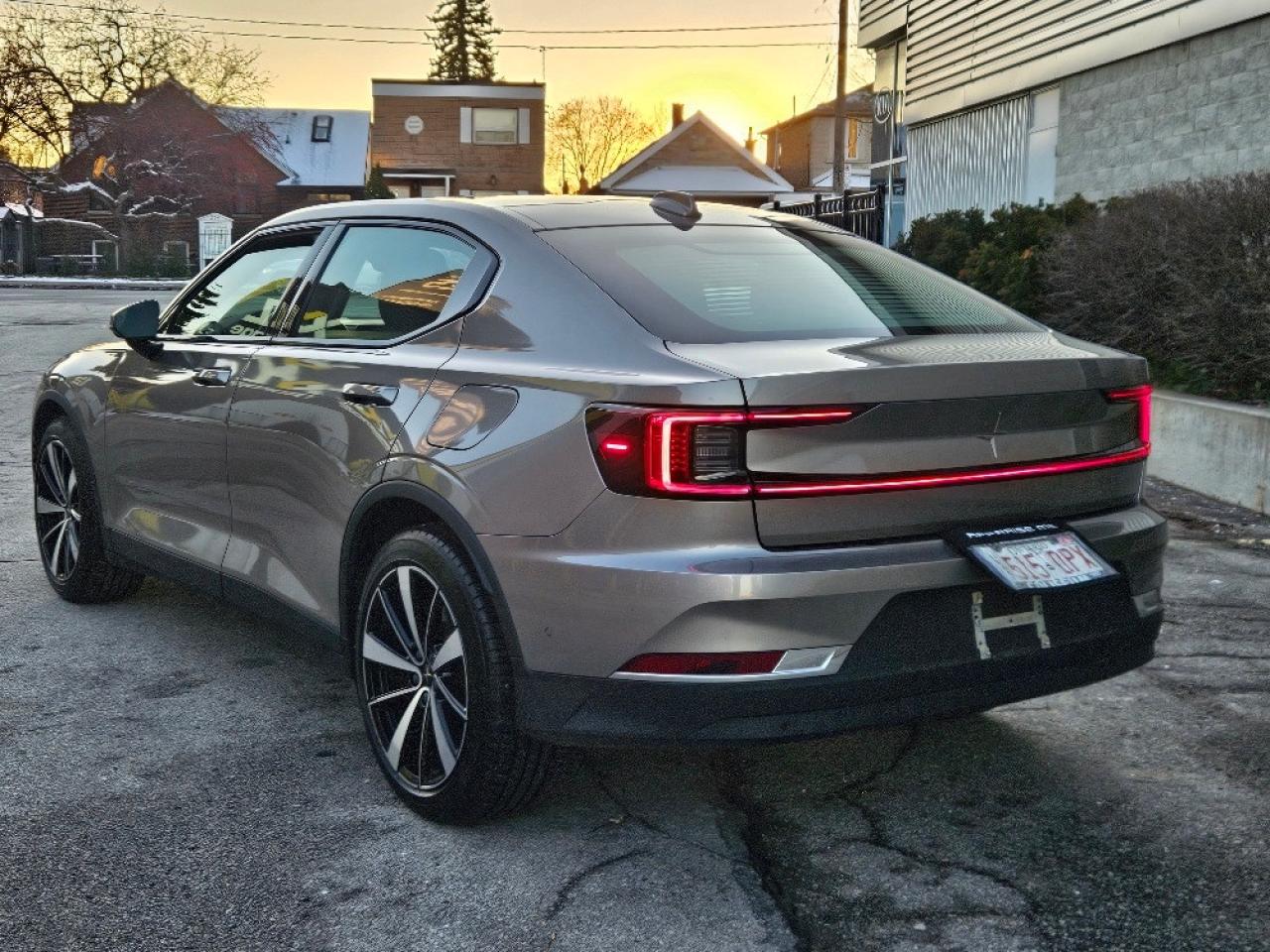 2021 Polestar 2 LAUNCH EDITION FASTBACK AWD Photo2