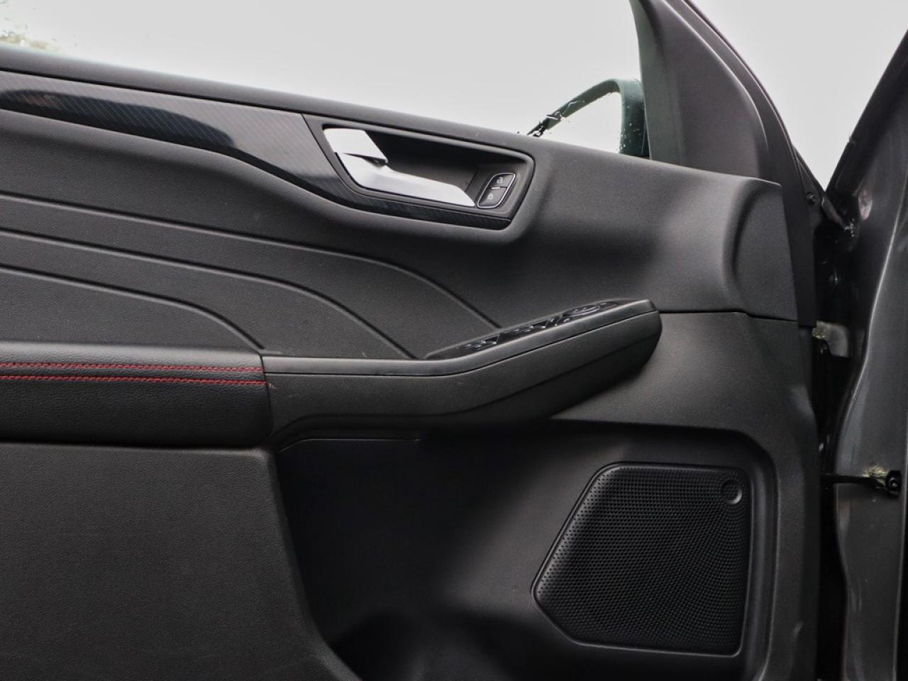 2024 Ford Escape ST-Line | AWD | 1.5L | HTD STR WHL | BLIS | LEDs Photo