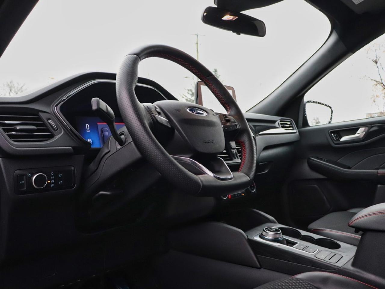 2024 Ford Escape ST-Line | AWD | 1.5L | HTD STR WHL | BLIS | LEDs Photo