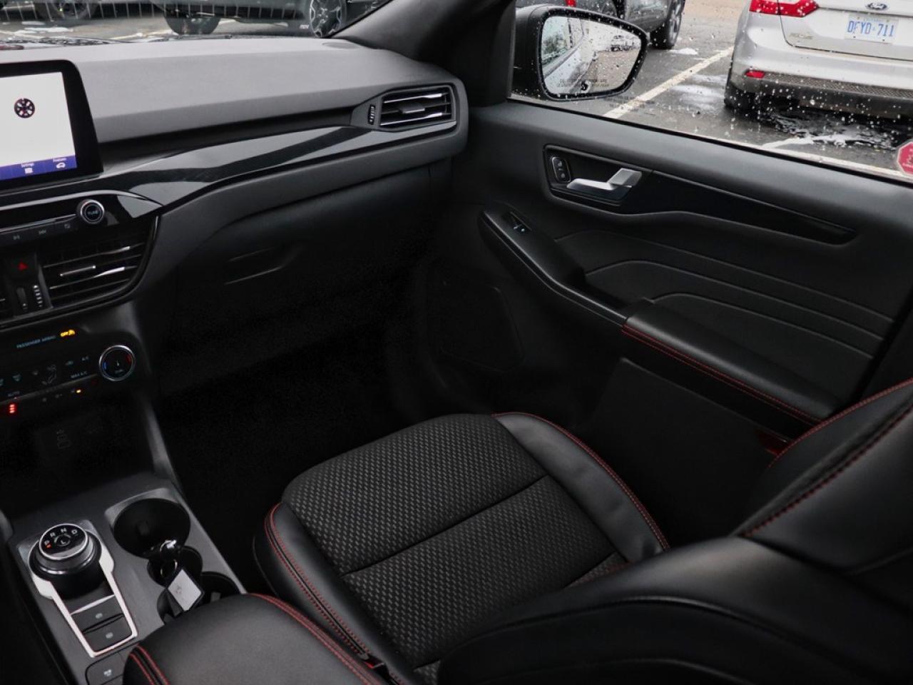 2024 Ford Escape ST-Line | AWD | 1.5L | HTD STR WHL | BLIS | LEDs Photo