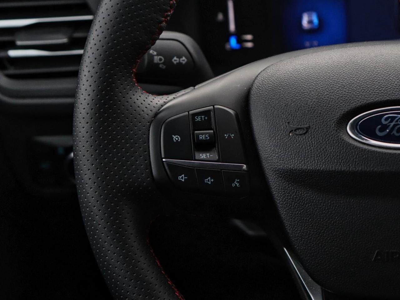 2024 Ford Escape ST-Line | AWD | 1.5L | HTD STR WHL | BLIS | LEDs Photo