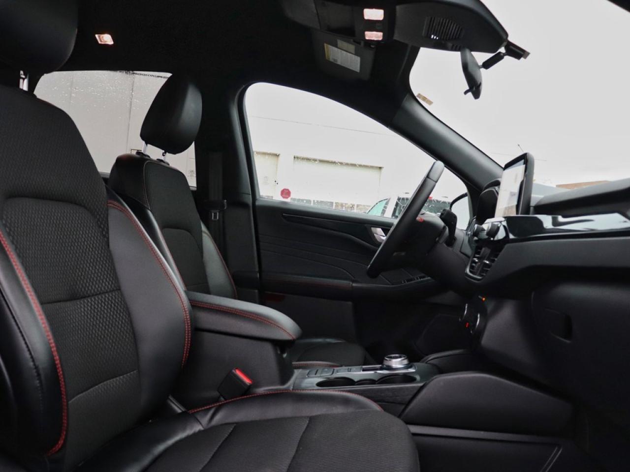 2024 Ford Escape ST-Line | AWD | 1.5L | HTD STR WHL | BLIS | LEDs Photo