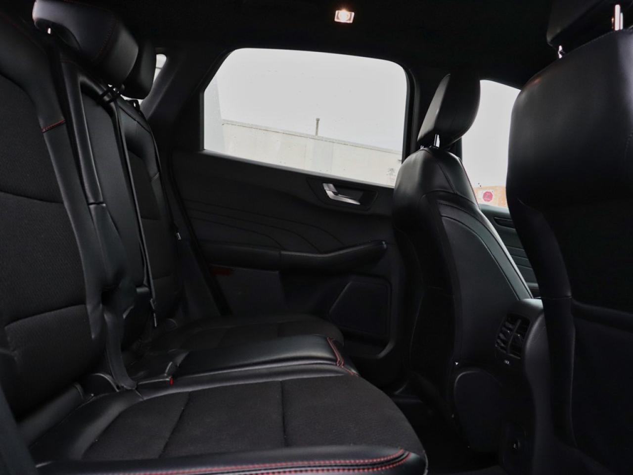 2024 Ford Escape ST-Line | AWD | 1.5L | HTD STR WHL | BLIS | LEDs Photo