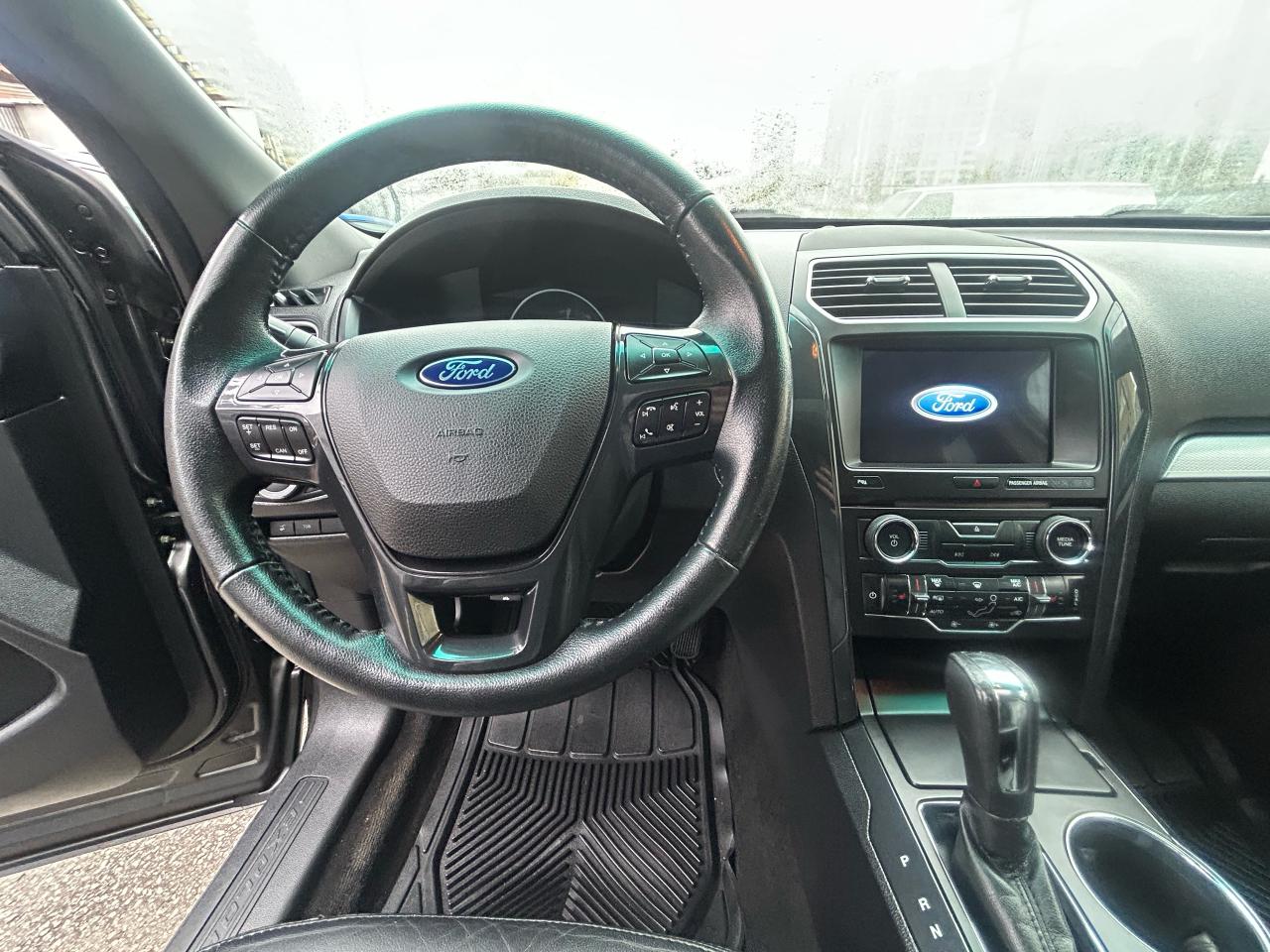 2017 Ford Explorer XLT - Photo #12