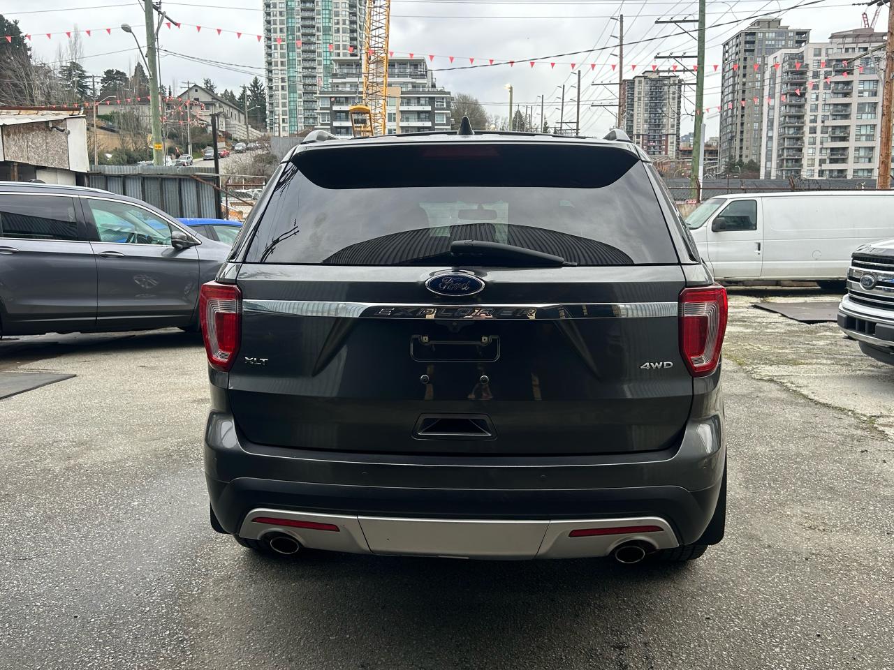 2017 Ford Explorer XLT - Photo #7