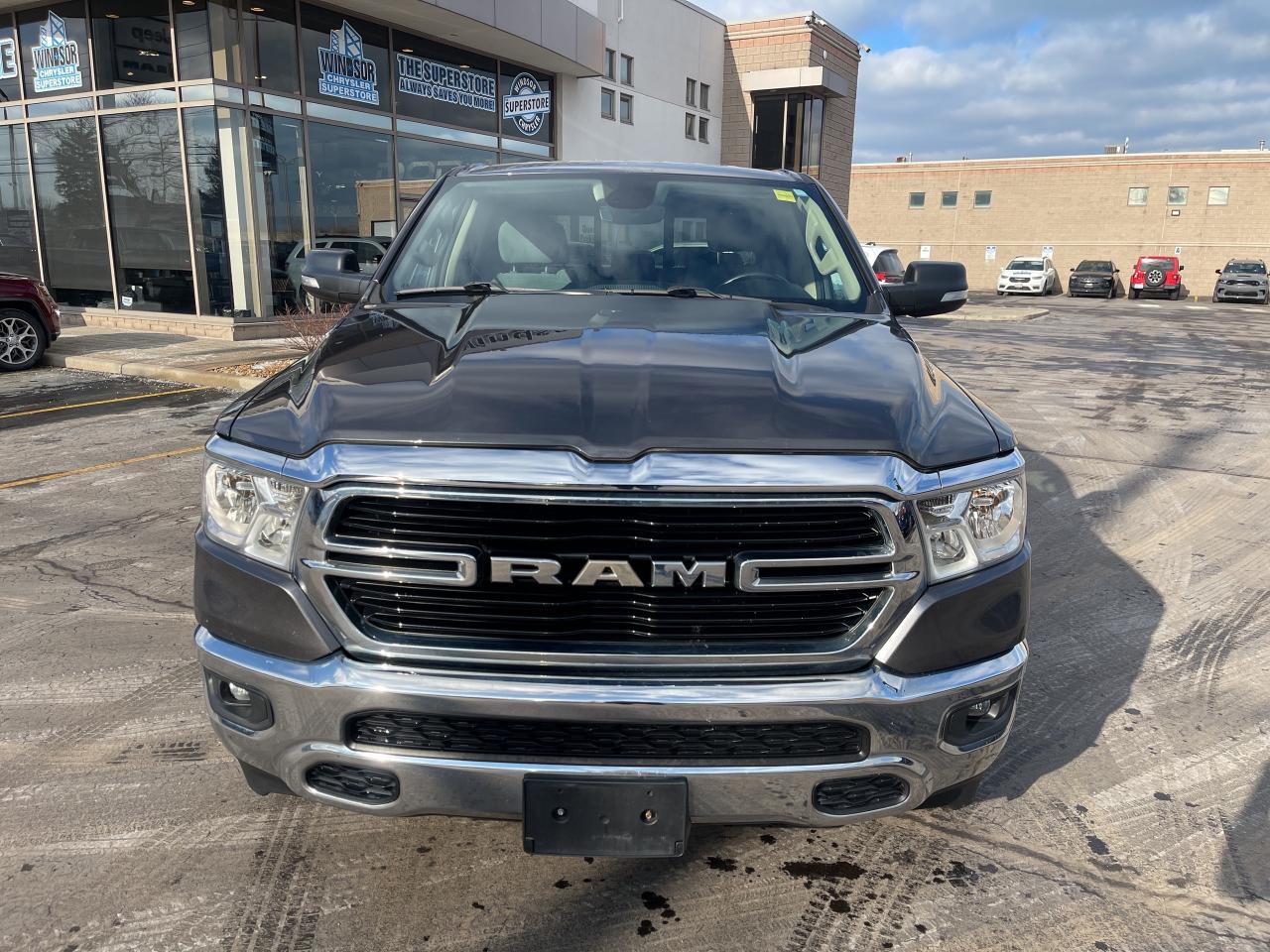 2020 RAM 1500 Crew Cab BIG HORN LVL 1 / 5.7L V8 / NAV / TRAILER BRAKE Photo