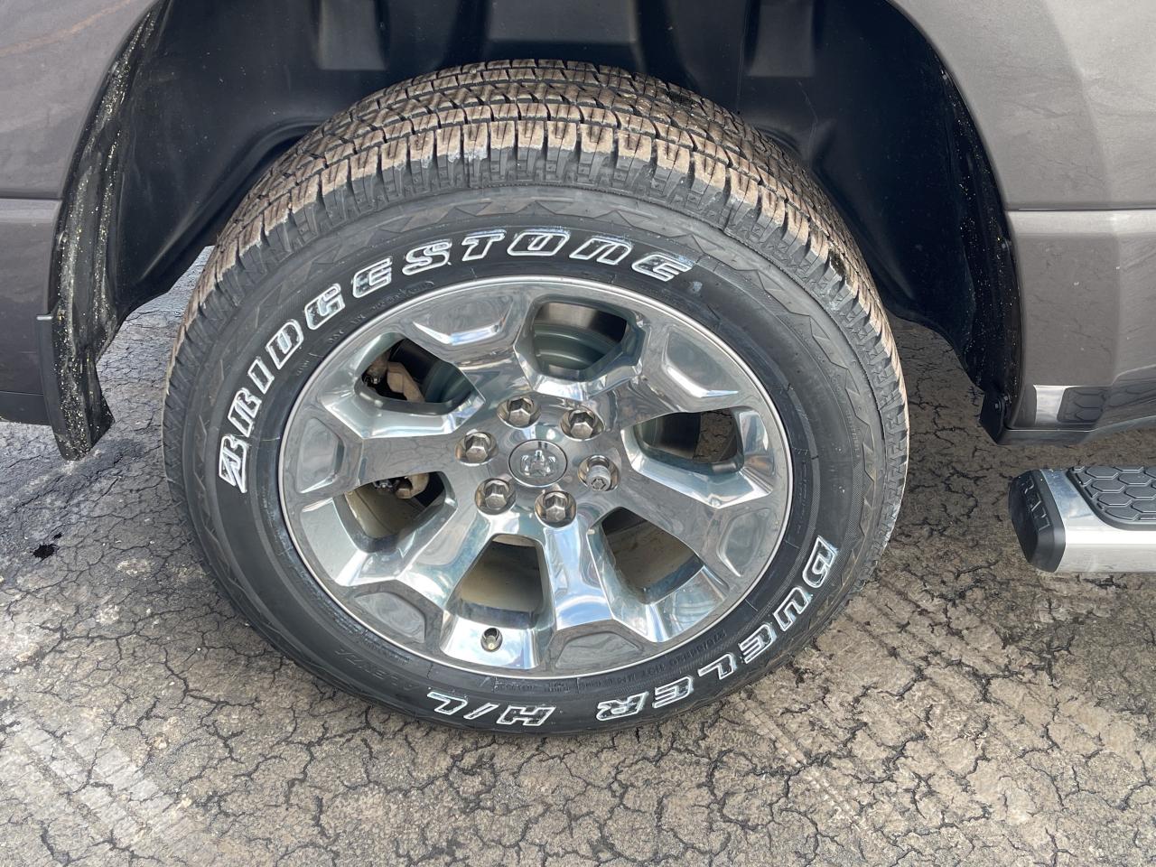 2020 RAM 1500 Crew Cab BIG HORN LVL 1 / 5.7L V8 / NAV / TRAILER BRAKE Photo