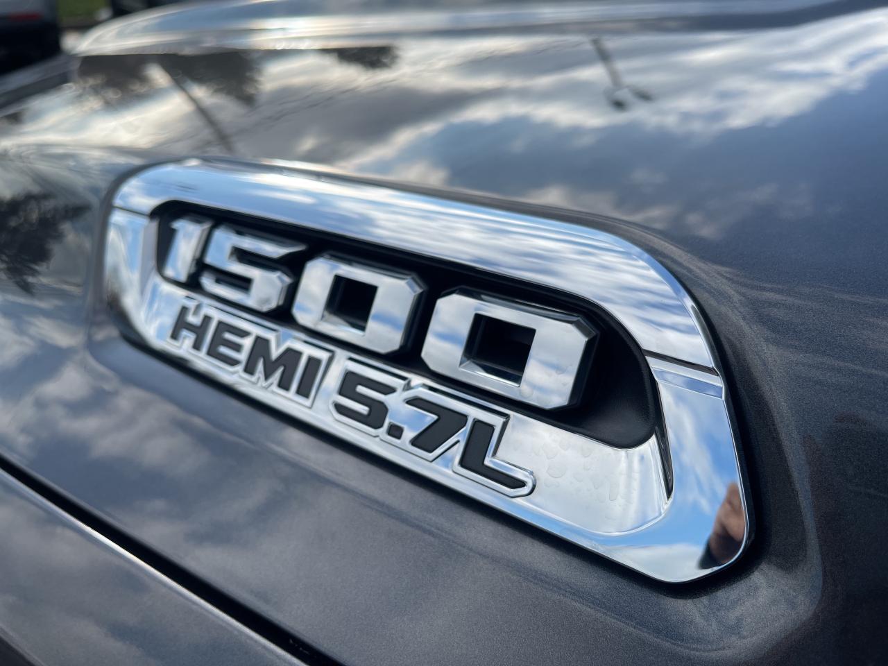 2020 RAM 1500 Crew Cab BIG HORN LVL 1 / 5.7L V8 / NAV / TRAILER BRAKE Photo