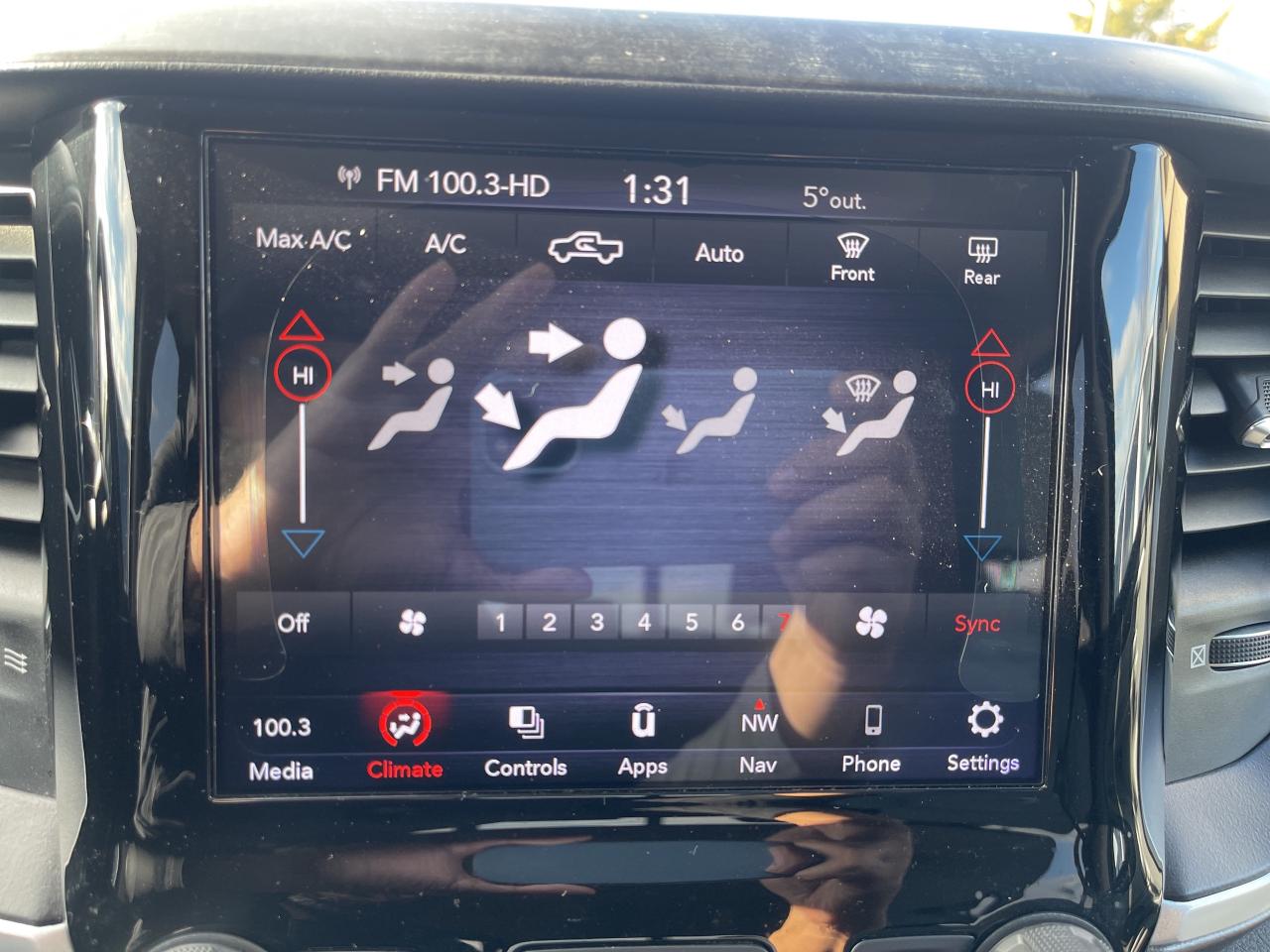 2020 RAM 1500 Crew Cab BIG HORN LVL 1 / 5.7L V8 / NAV / TRAILER BRAKE Photo