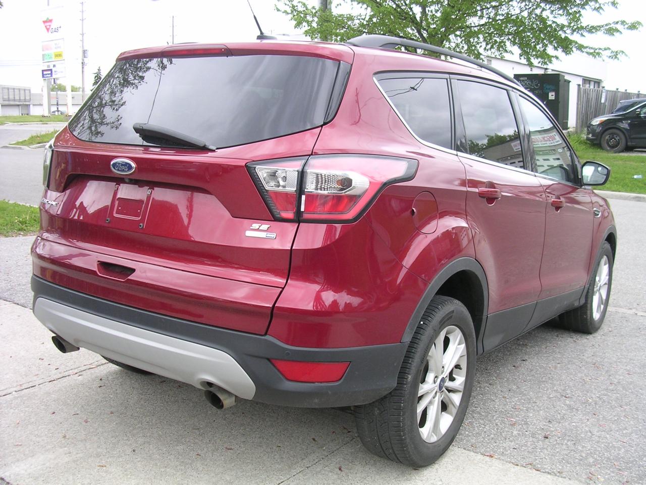2017 Ford Escape 4WD 4dr SE Photo2