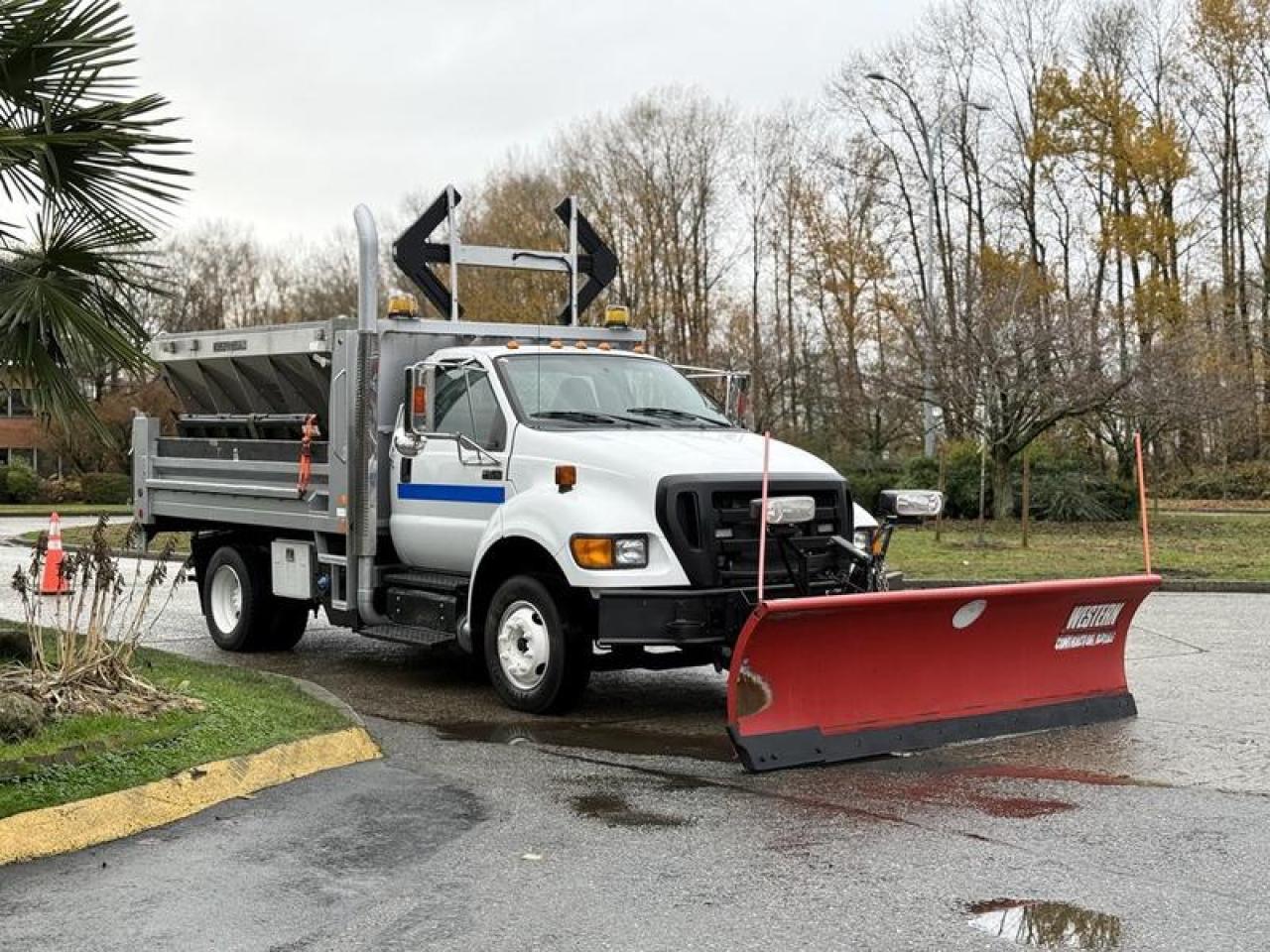 Used 2013 Ford F-650 2013 Ford F-650 Cummins Plow Truck with 12-Foot Dump and Sander for sale in Burnaby, BC