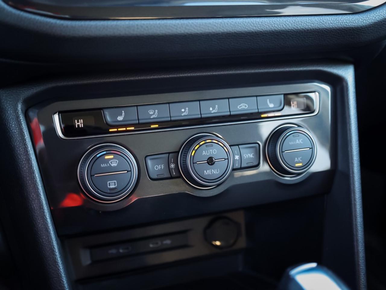 2021 Volkswagen Tiguan Comfortline 4MOTION  - Navigation - $158 B/W Photo