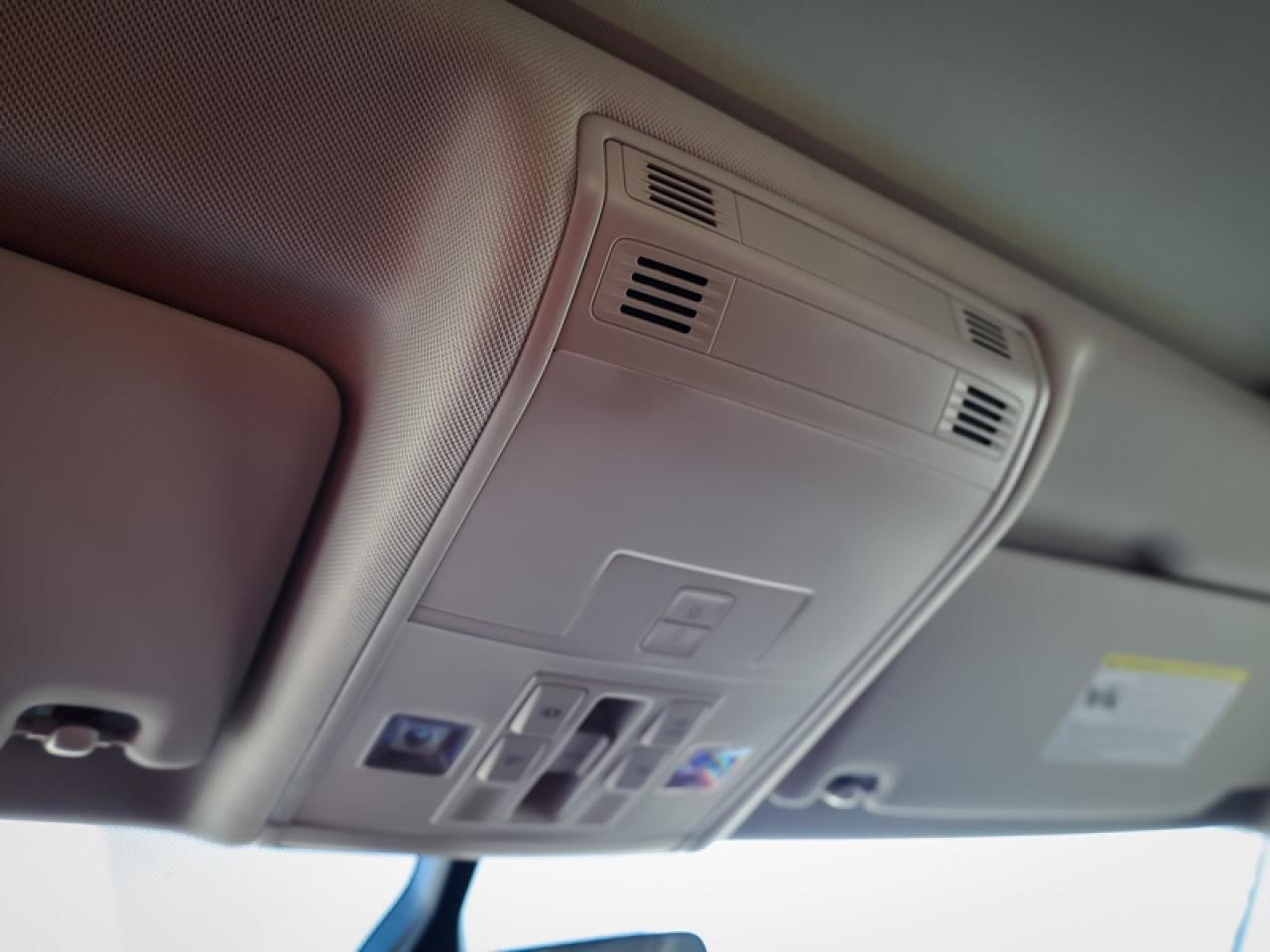 2021 Volkswagen Tiguan Comfortline 4MOTION  - Navigation - $158 B/W Photo