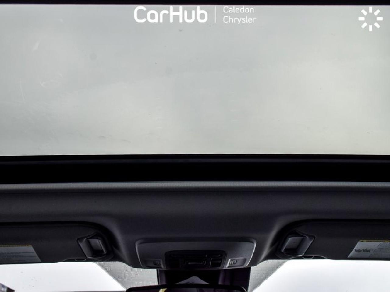 2020 Toyota Camry HYBRID SE Photo