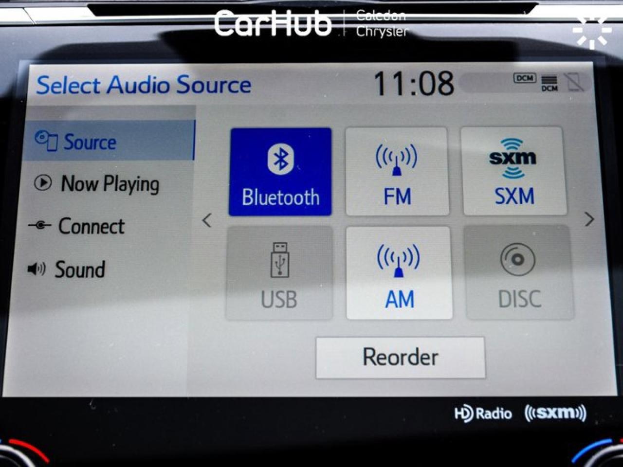 2020 Toyota Camry HYBRID SE Photo4