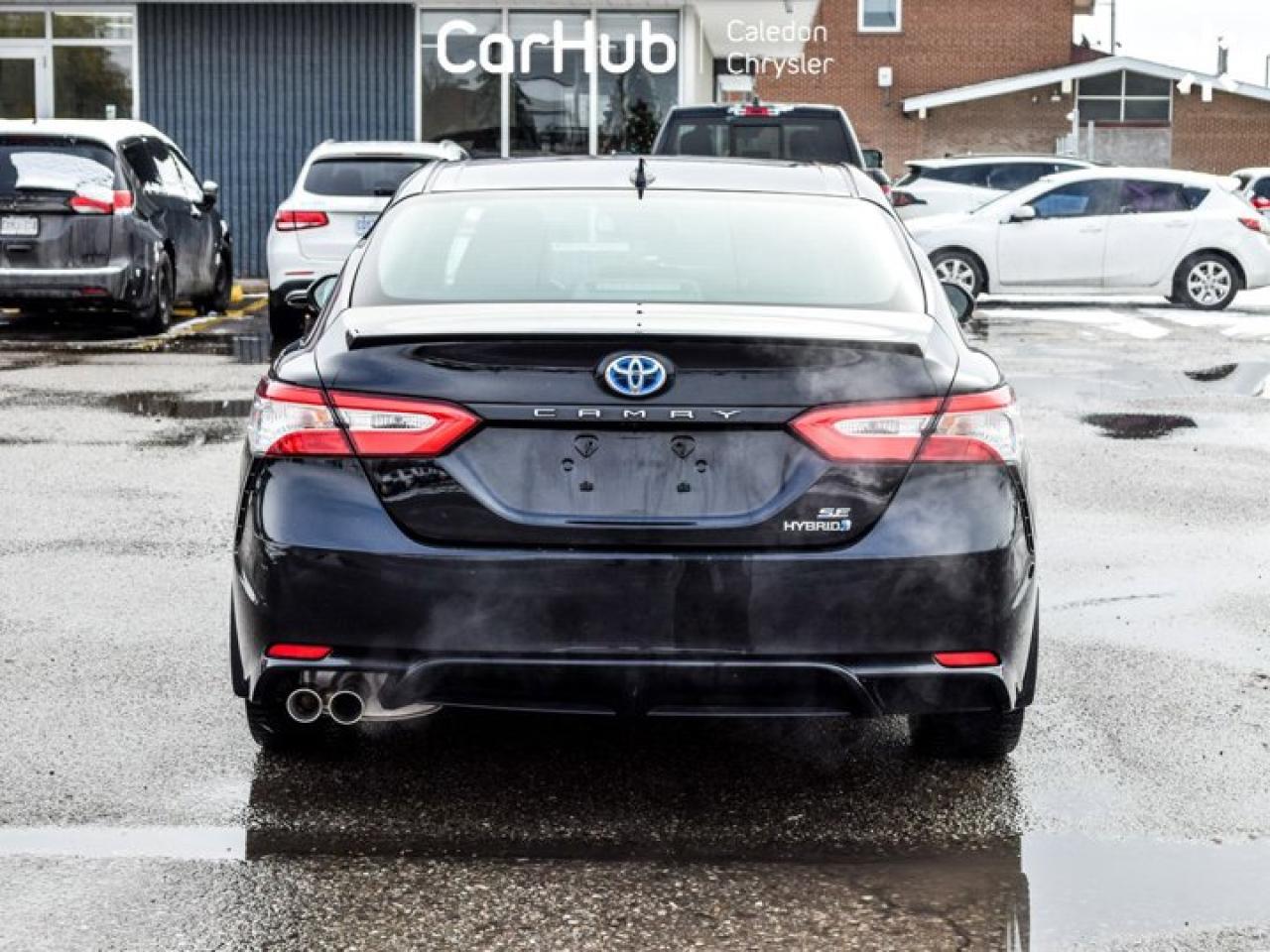 2020 Toyota Camry HYBRID SE Photo
