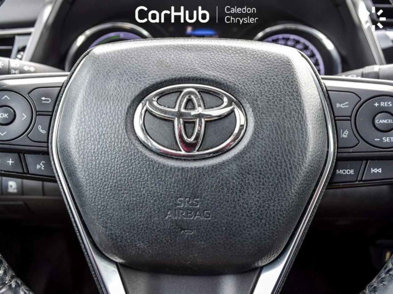 2020 Toyota Camry HYBRID SE Photo