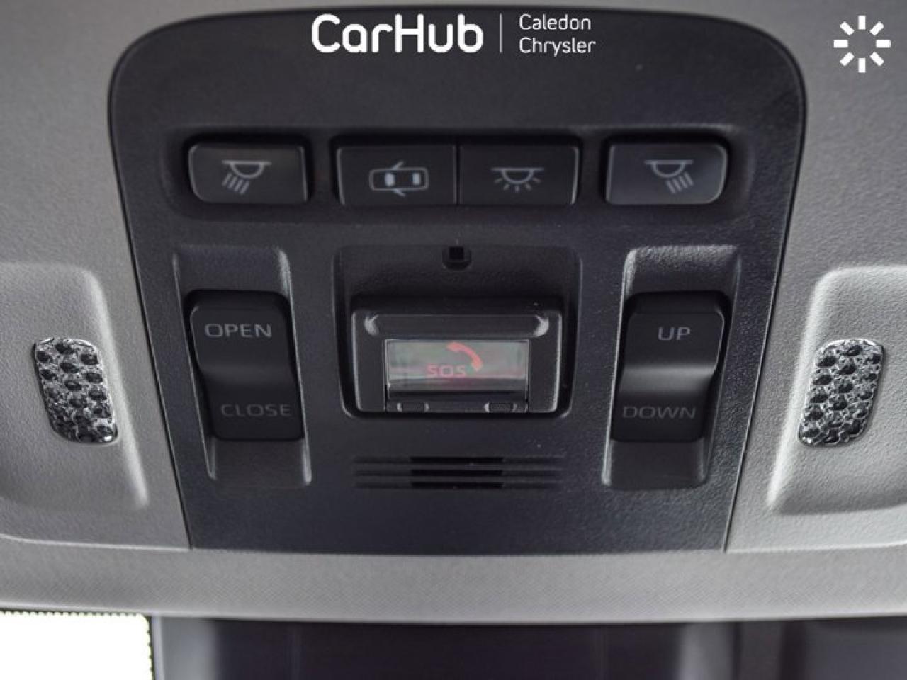 2020 Toyota Camry HYBRID SE Photo